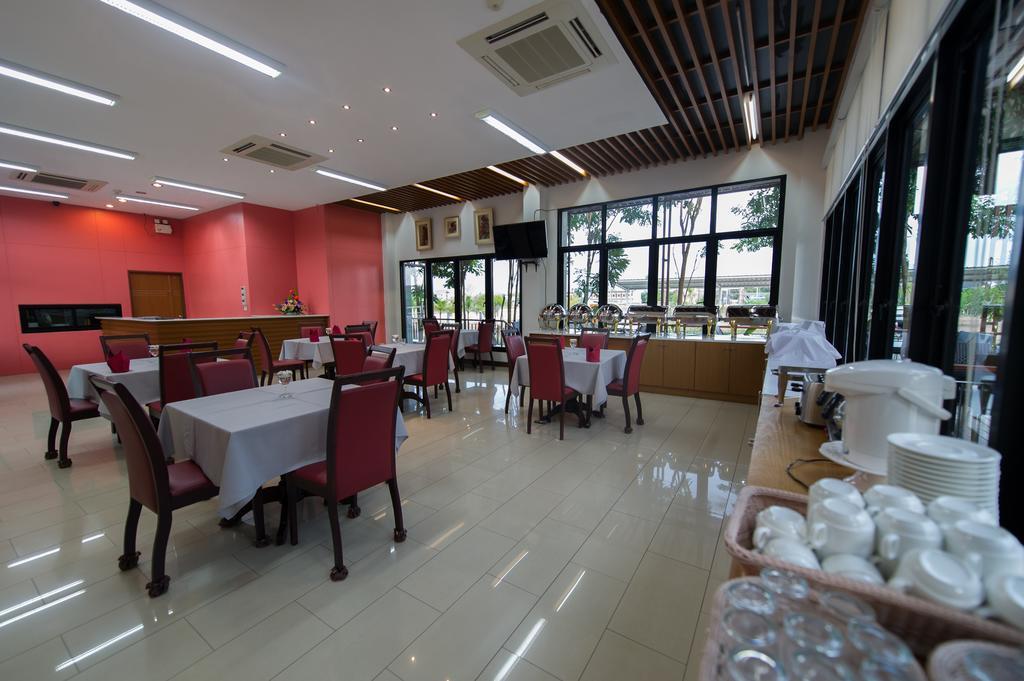 Mamaison Hotel Buriram Luaran gambar